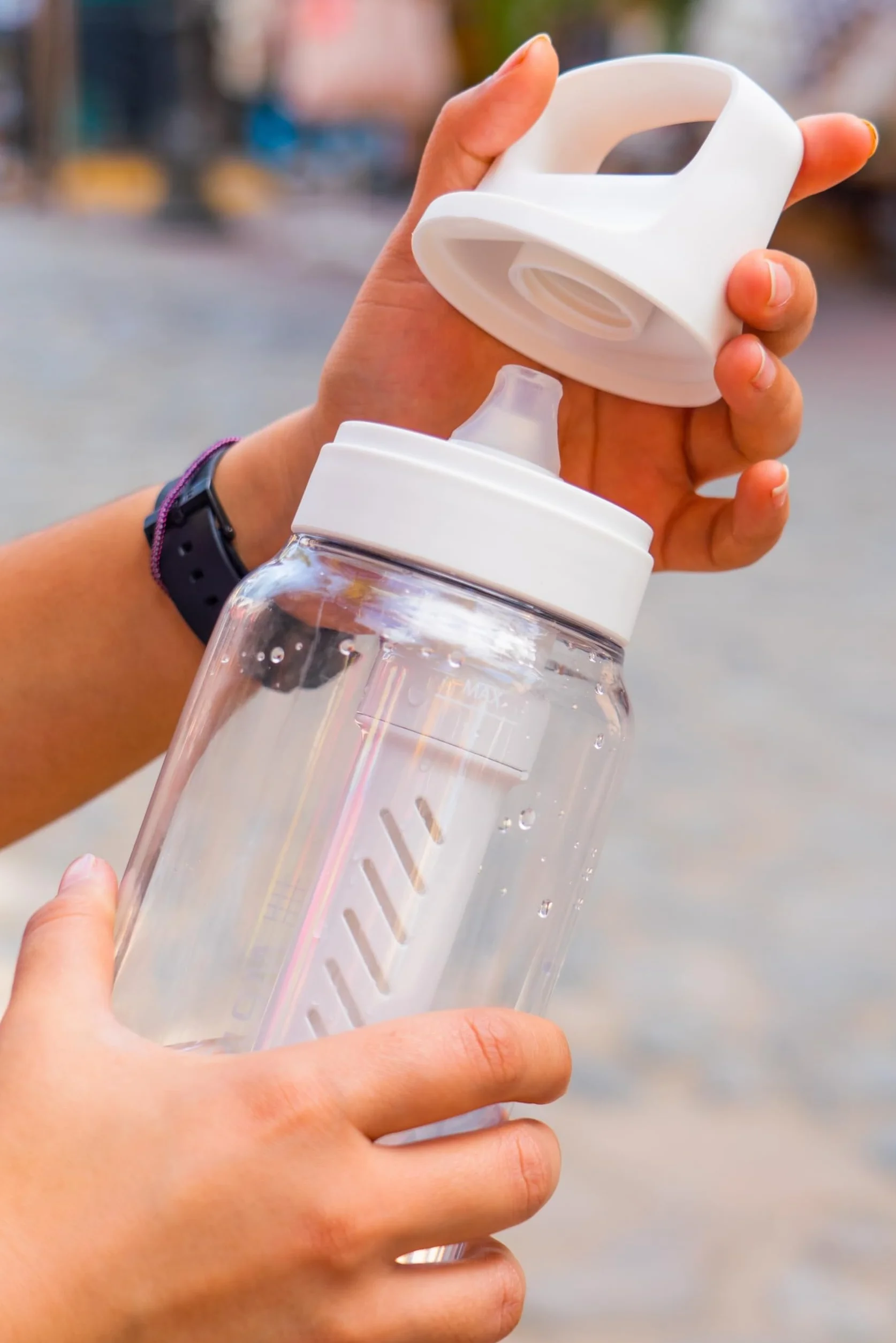 LifeStraw Go Series butelka z filtrem do wody 1 l biały polarny usuwa bakterie pasożyty mikroplastiki