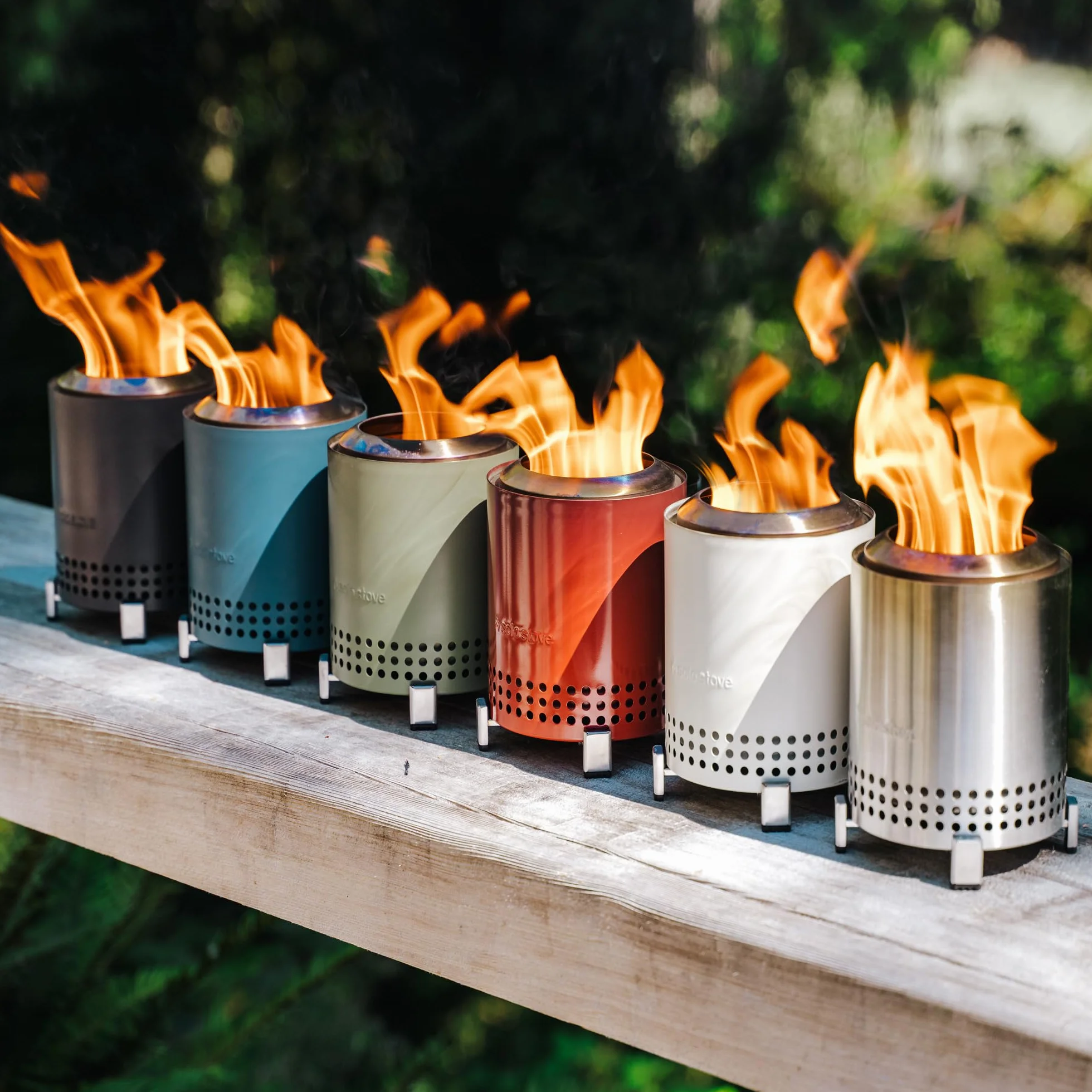 Solo Stove Mesa palenisko do stołu ze stojakiem | mini ognisko do dymu do palenia w mieście i na przedmieściach, działa na peletach lub drewnie, bezpieczna stal nierdzewna, z torbą podróżną, 17,5 x 13