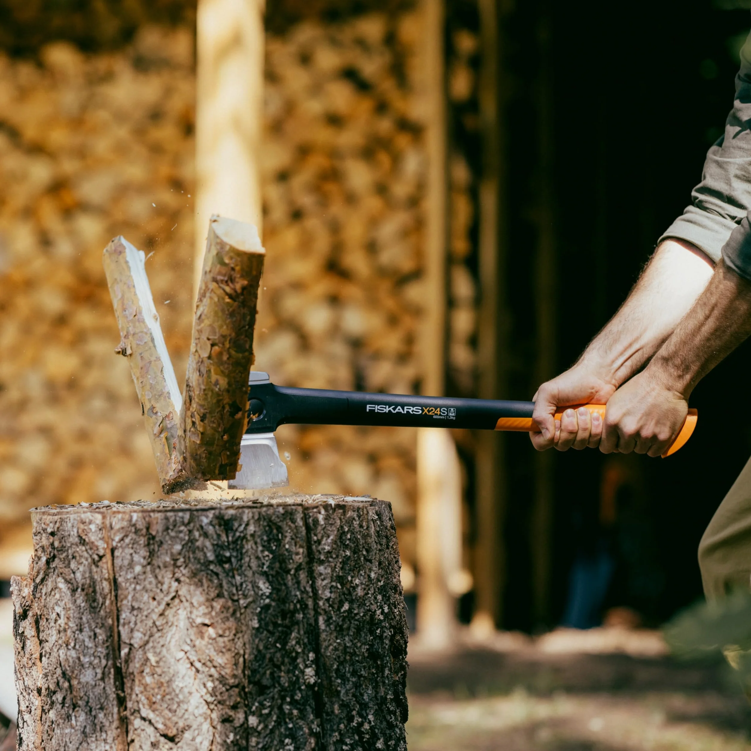 Fiskars X-Series X24 siekiera rozdzielająca z ostrzem, mała